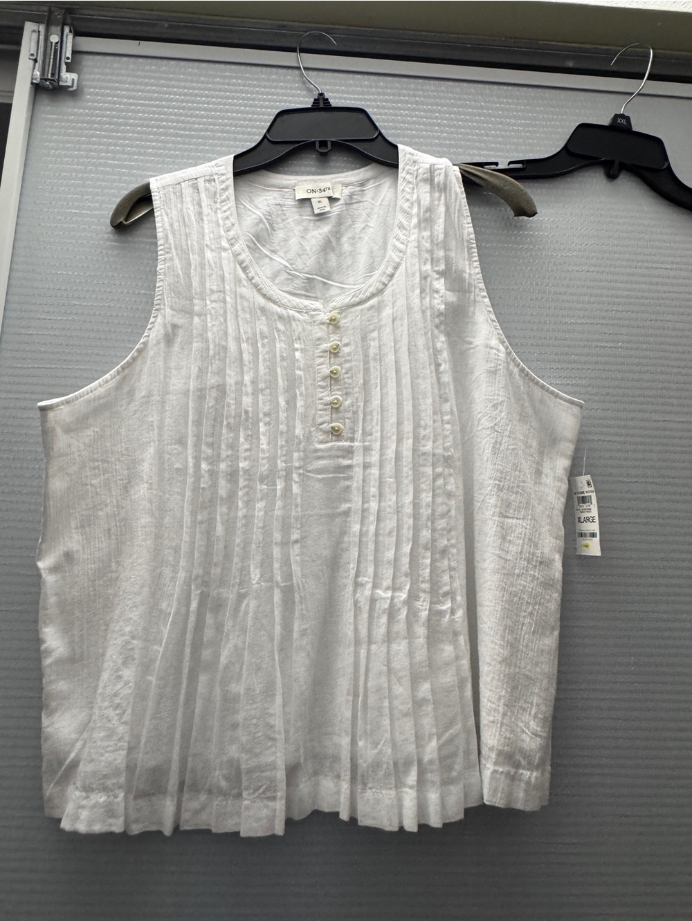 On 5th White Pleated Sleeveless Linen Blend Top
